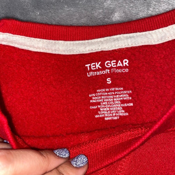 2 Sweaters - Picture 6 of 9